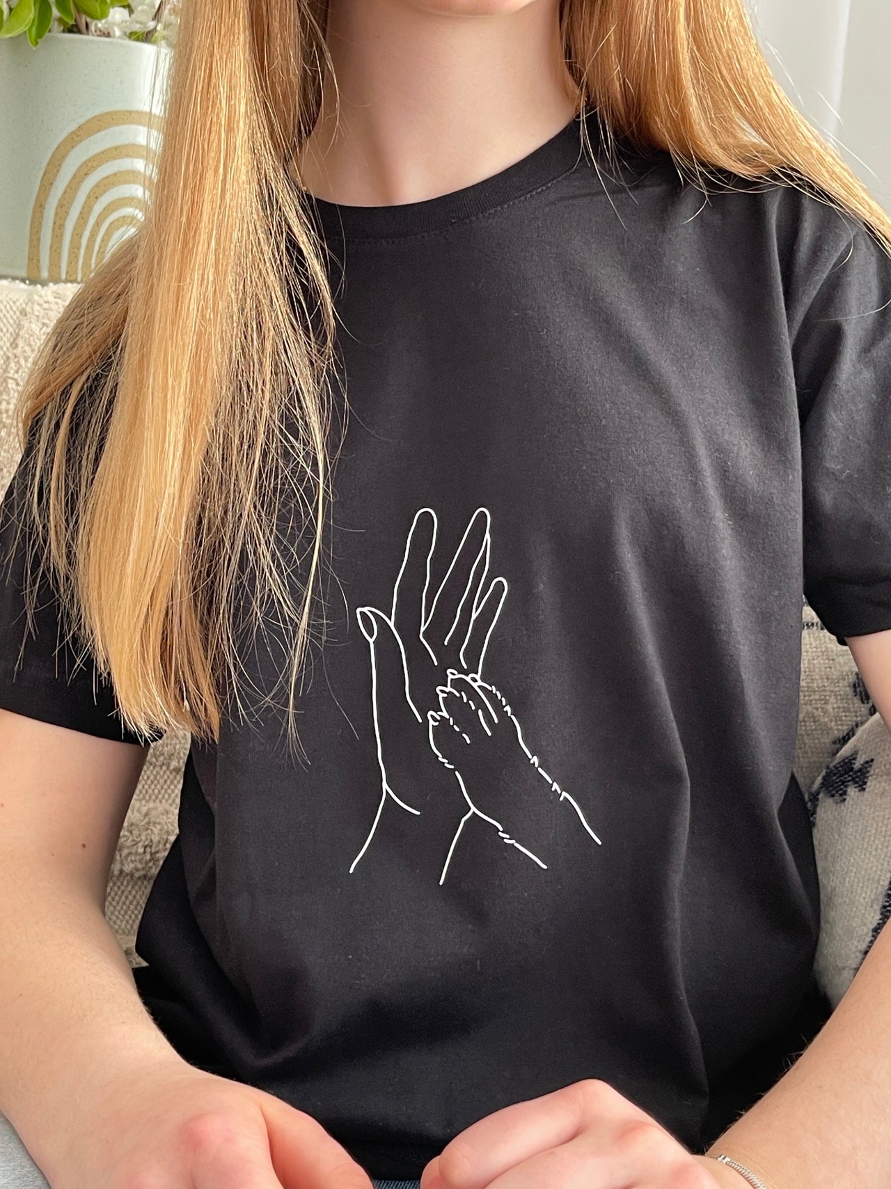 schwarzes T-Shirt "best pawtners" bedruckt mit kurzem Arm