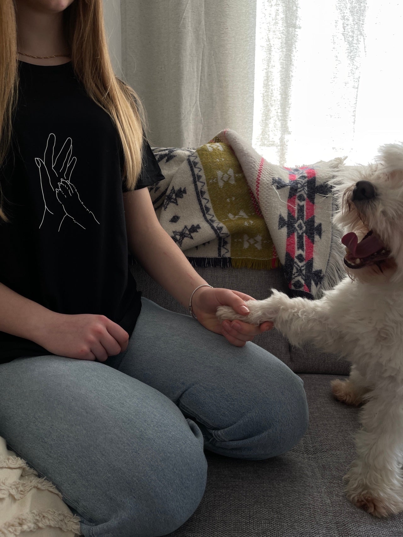 schwarzes T-Shirt "best pawtners" bedruckt mit kurzem Arm