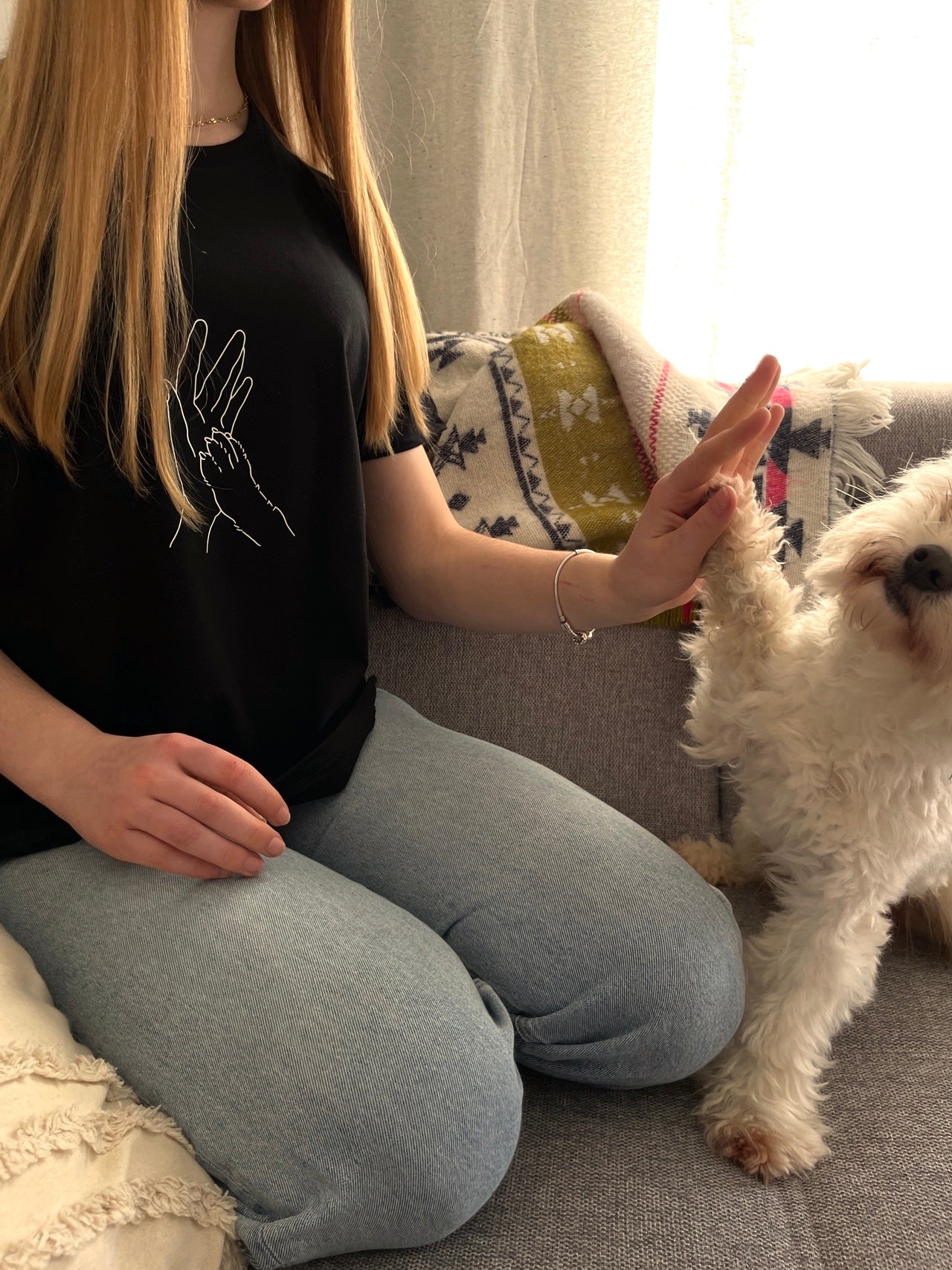schwarzes T-Shirt "best pawtners" bedruckt mit kurzem Arm