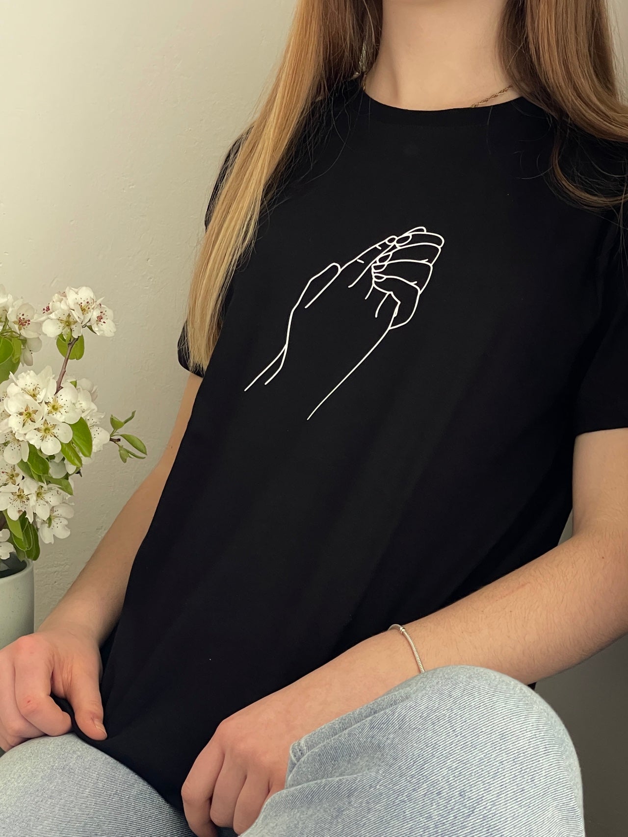 schwarzes T-Shirt "Ich halte dich" bedruckt mit kurzem Arm