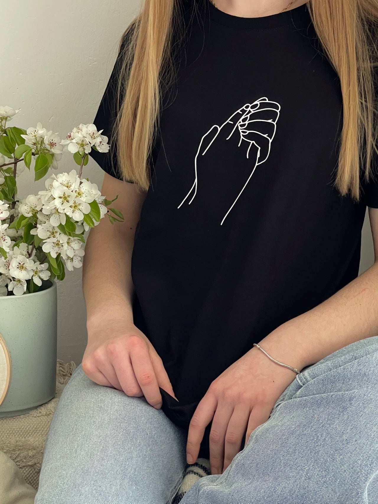 schwarzes T-Shirt "Ich halte dich" bedruckt mit kurzem Arm