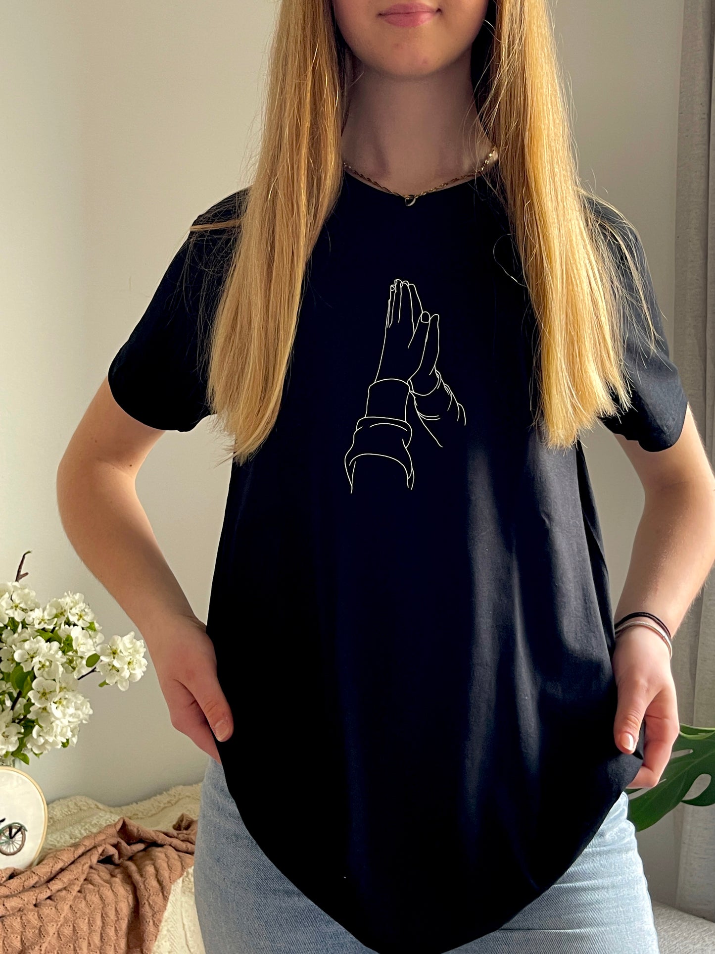 schwarzes T-Shirt bedruckt "Dankbarkeit" mit kurzem Arm