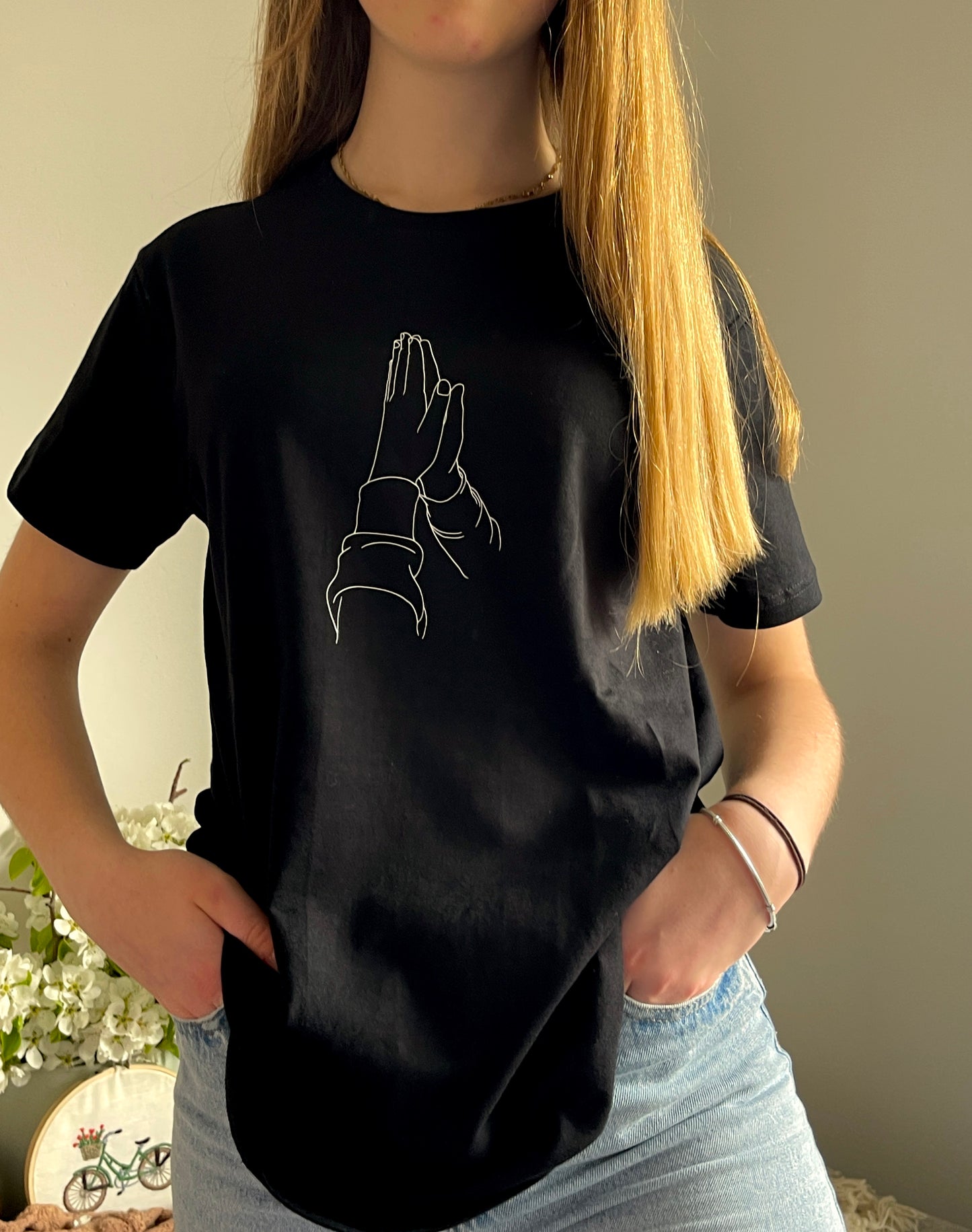 schwarzes T-Shirt bedruckt "Dankbarkeit" mit kurzem Arm