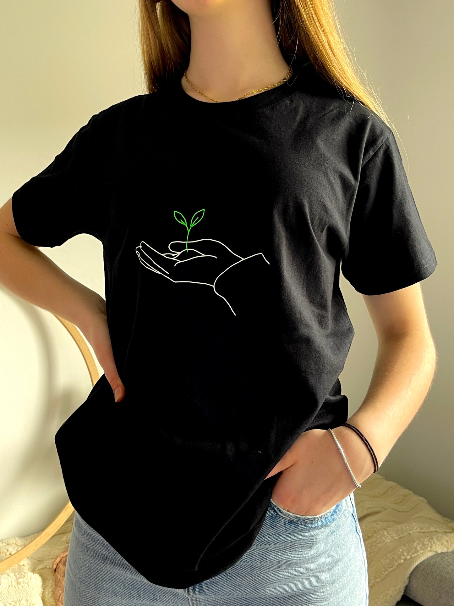 schwarzes T-Shirt bedruckt "Hoffnung" mit kurzem Arm