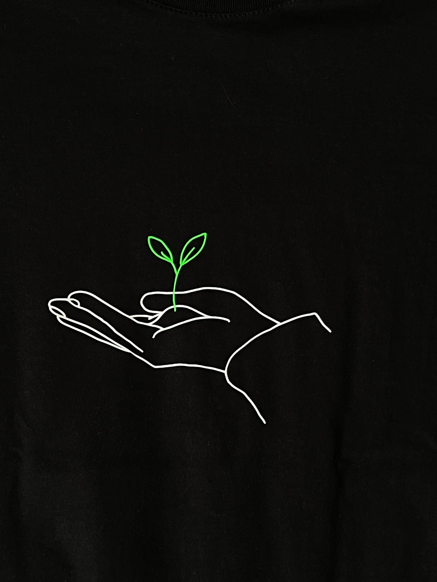 schwarzes T-Shirt bedruckt "Hoffnung" mit kurzem Arm