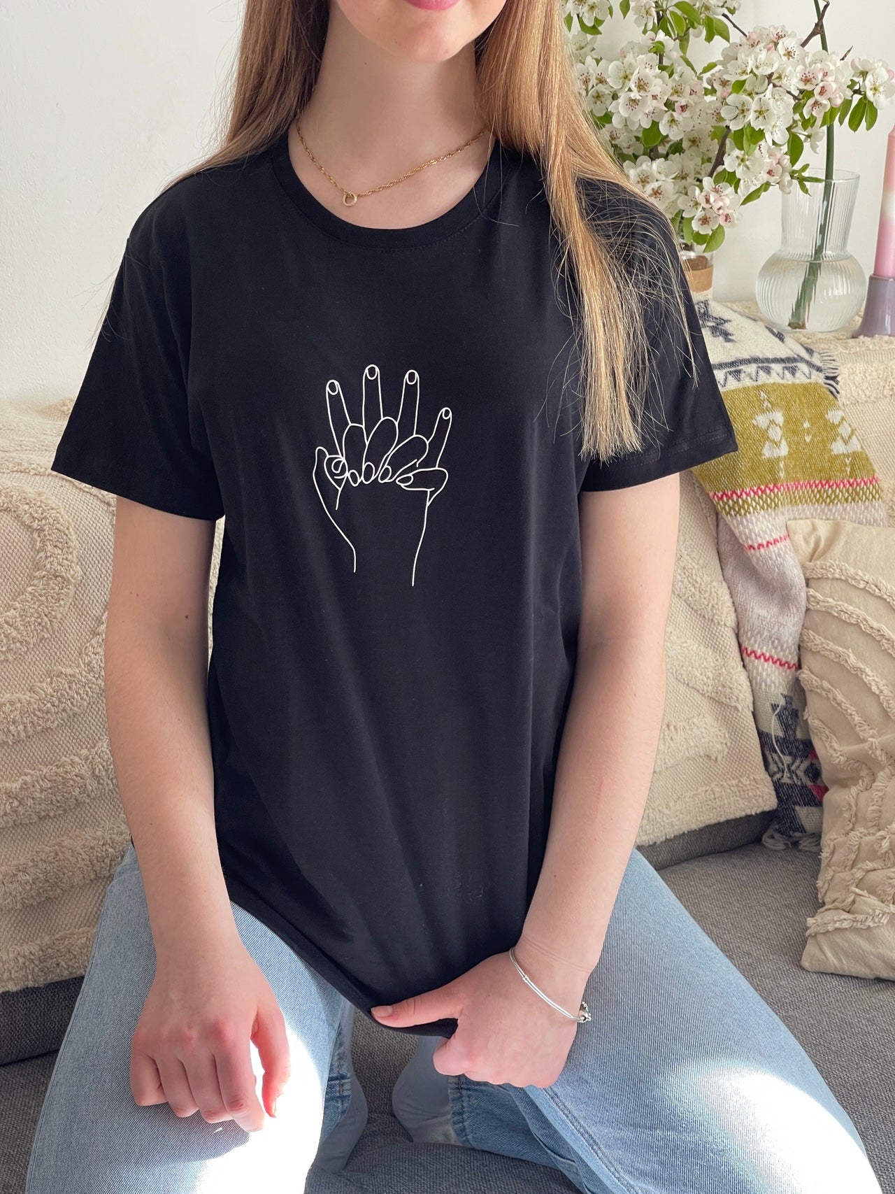 schwarzes T-Shirt "Tiefes Vertrauen" mit kurzem Arm