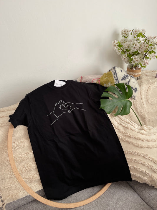 schwarzes T-Shirt "little big heart" bedruckt mit kurzem Arm