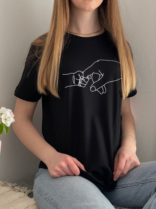 schwarzes T-shirt "Erster Moment" bedruckt mit kurzem Arm