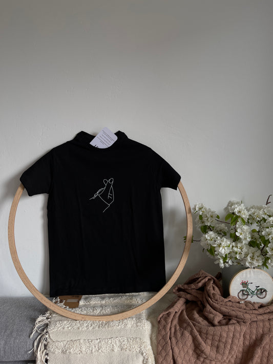 schwarzes T-Shirt "Heart" bedruckt mit kurzem Arm